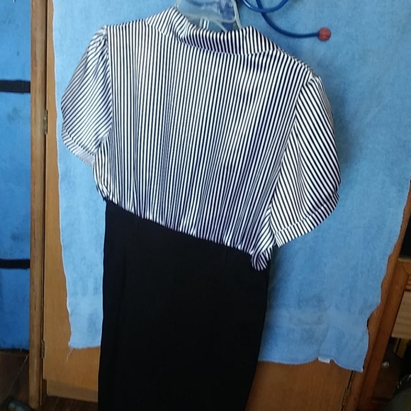 Dress - Picture 4 of 4